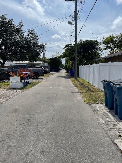 Rental Property at 1912 Jefferson St 1, Hollywood, Broward County, Florida - Bedrooms: 1 
Bathrooms: 1  - $1,800 MO.