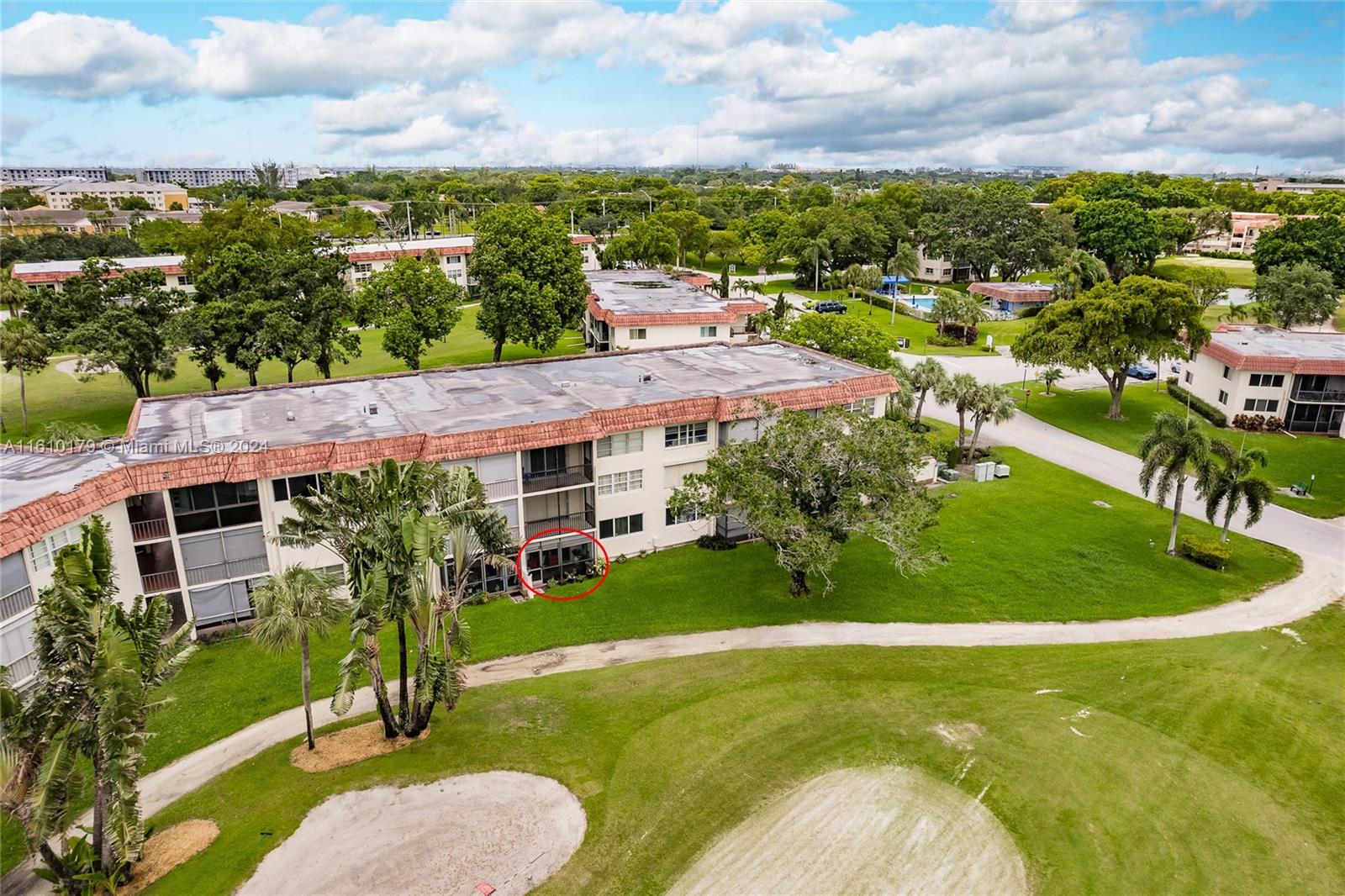 HOLLYBROOK GOLF - Residential
