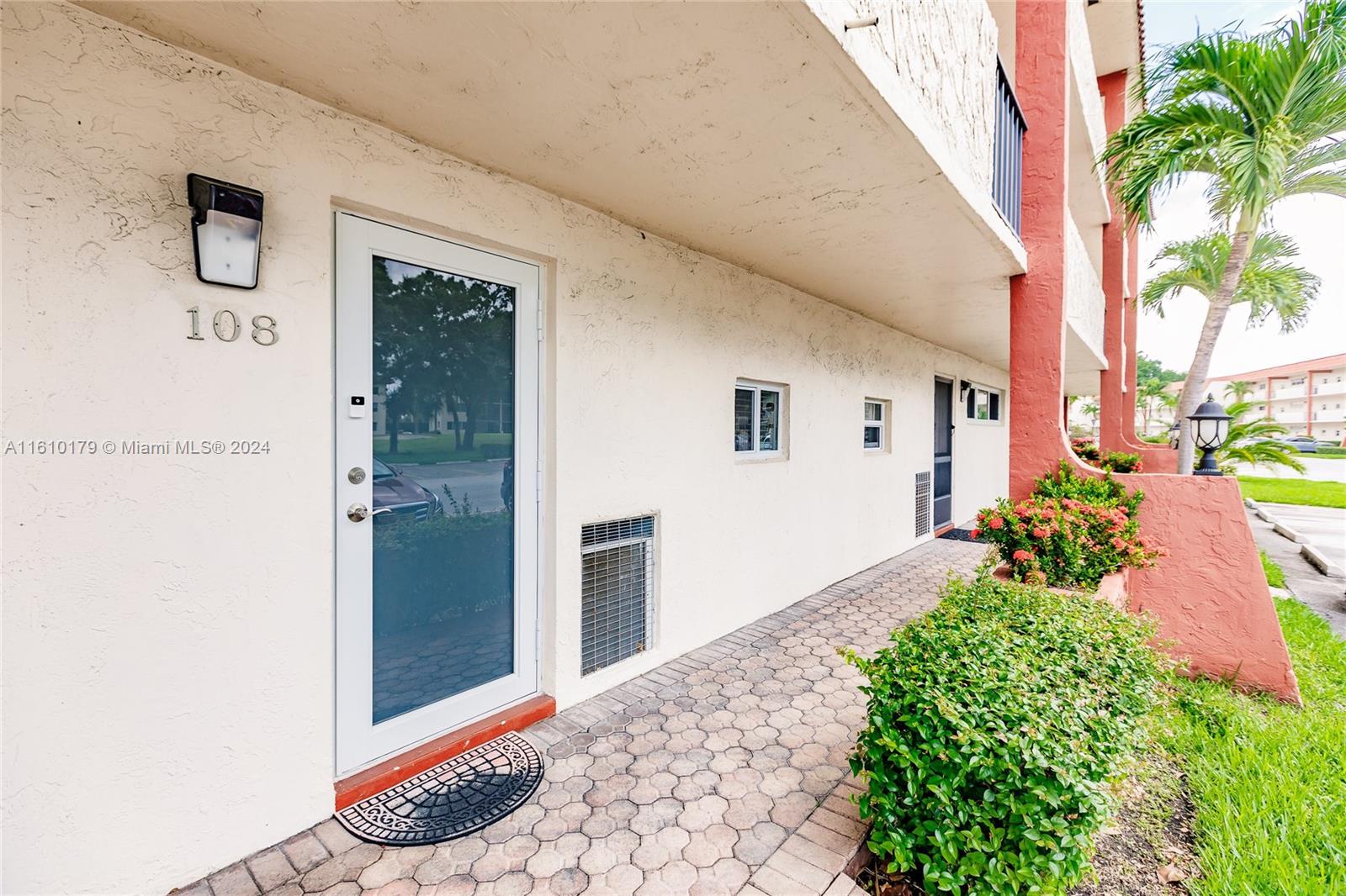 HOLLYBROOK GOLF - Residential