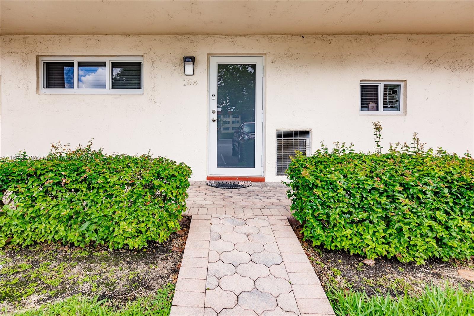 HOLLYBROOK GOLF - Residential