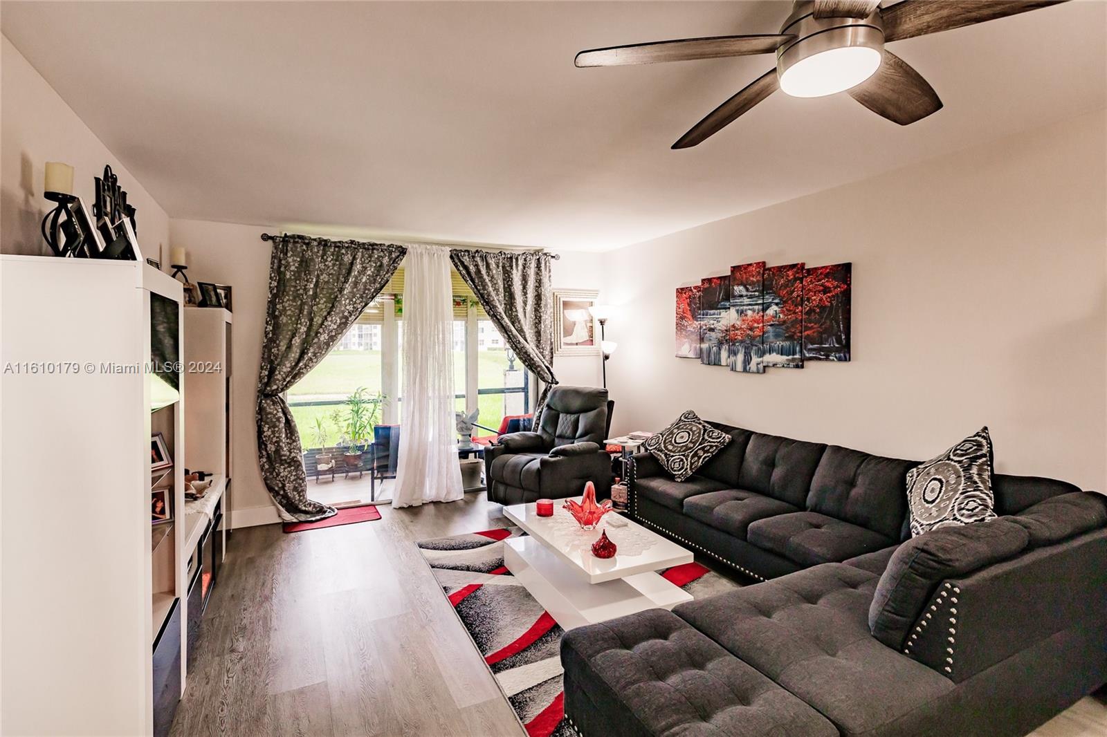 HOLLYBROOK GOLF - Residential