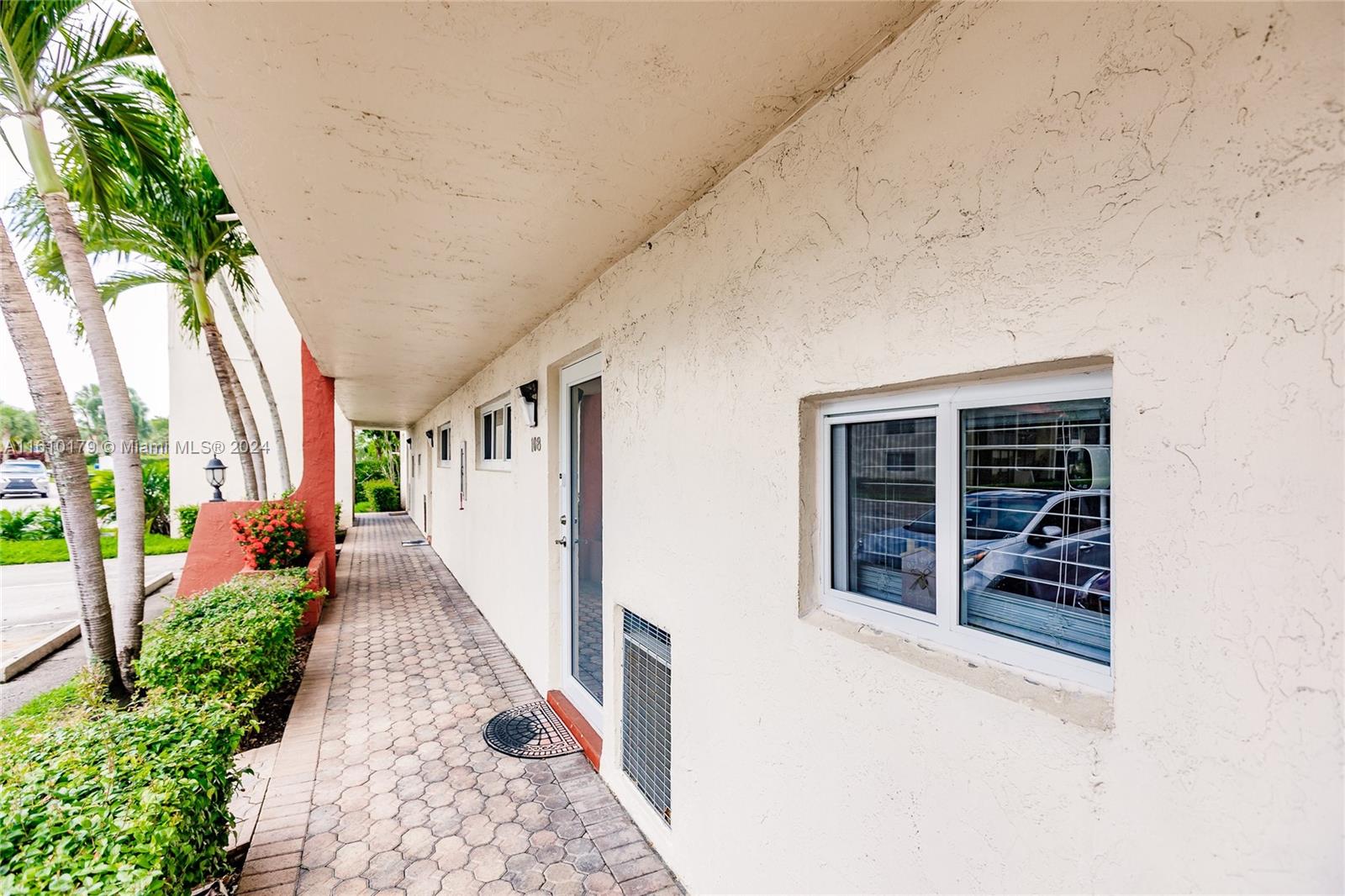 HOLLYBROOK GOLF - Residential