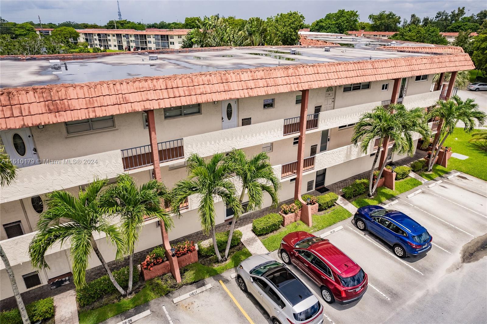 HOLLYBROOK GOLF - Residential