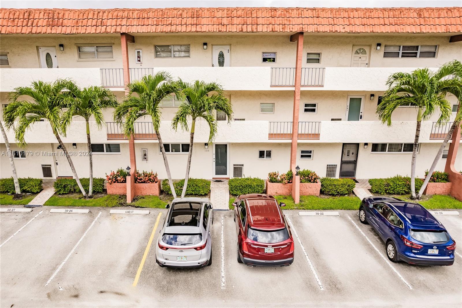 Property for Sale at 411 S Hollybrook Dr 108, Pembroke Pines, Miami-Dade County, Florida - Bedrooms: 2 
Bathrooms: 2  - $230,000