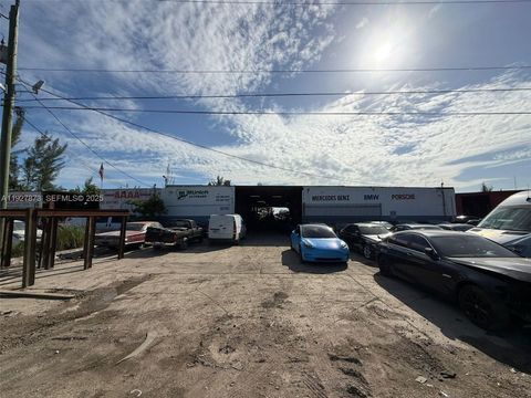 12755 Cairo Ln Opa Locka FL 33054