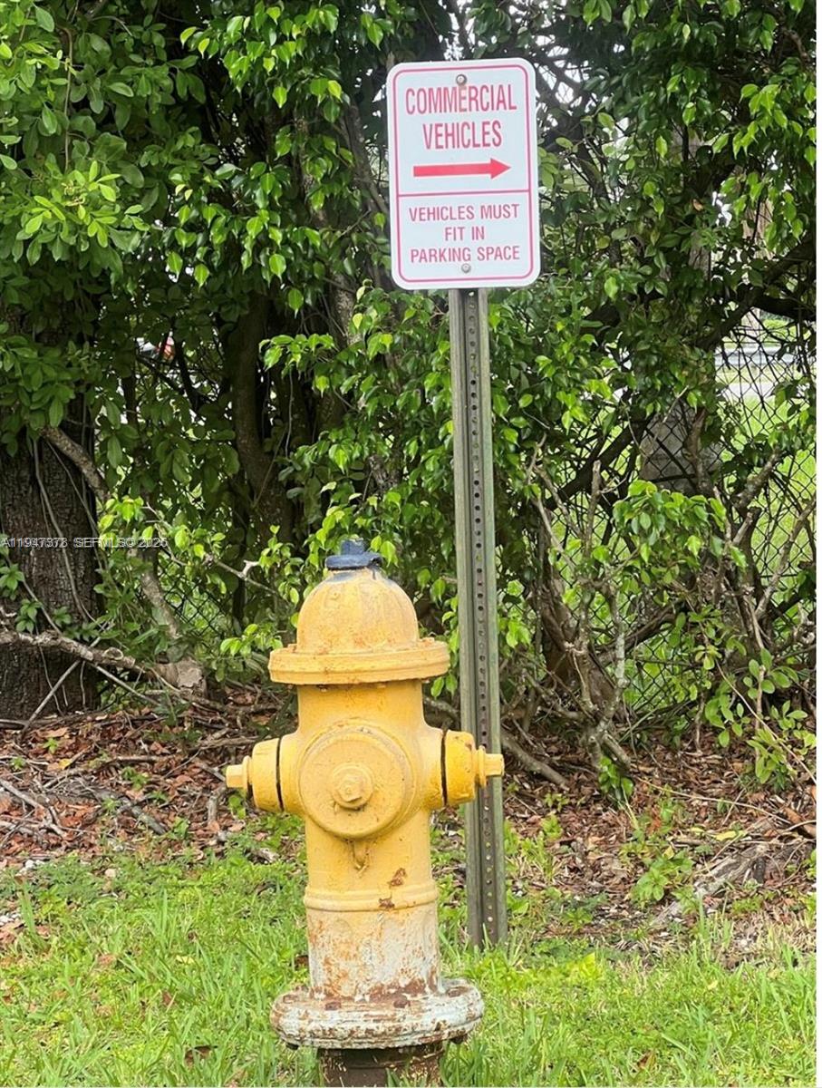 LAKESHORE CONDO #4 - Residential