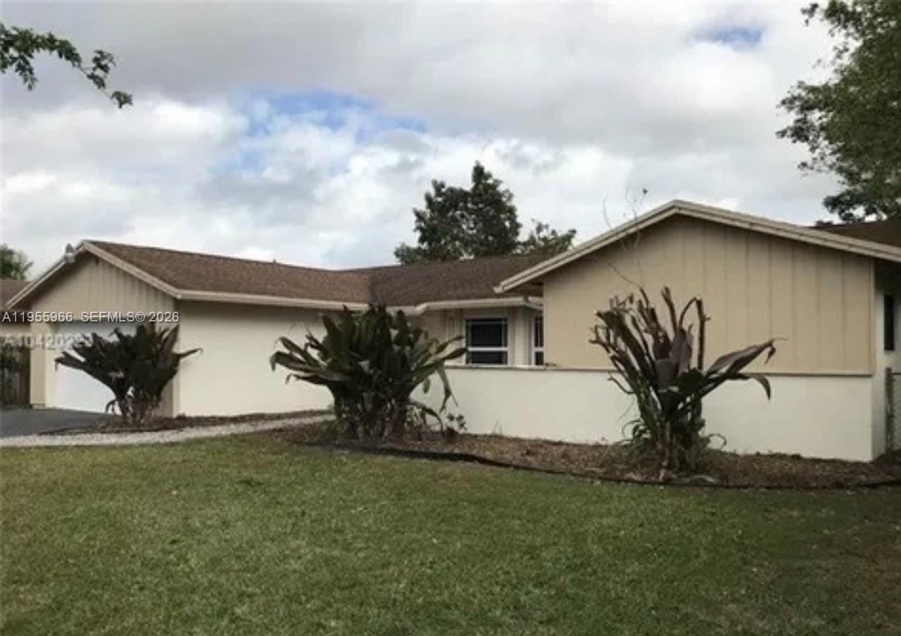 SHORES CALUSA - Residential