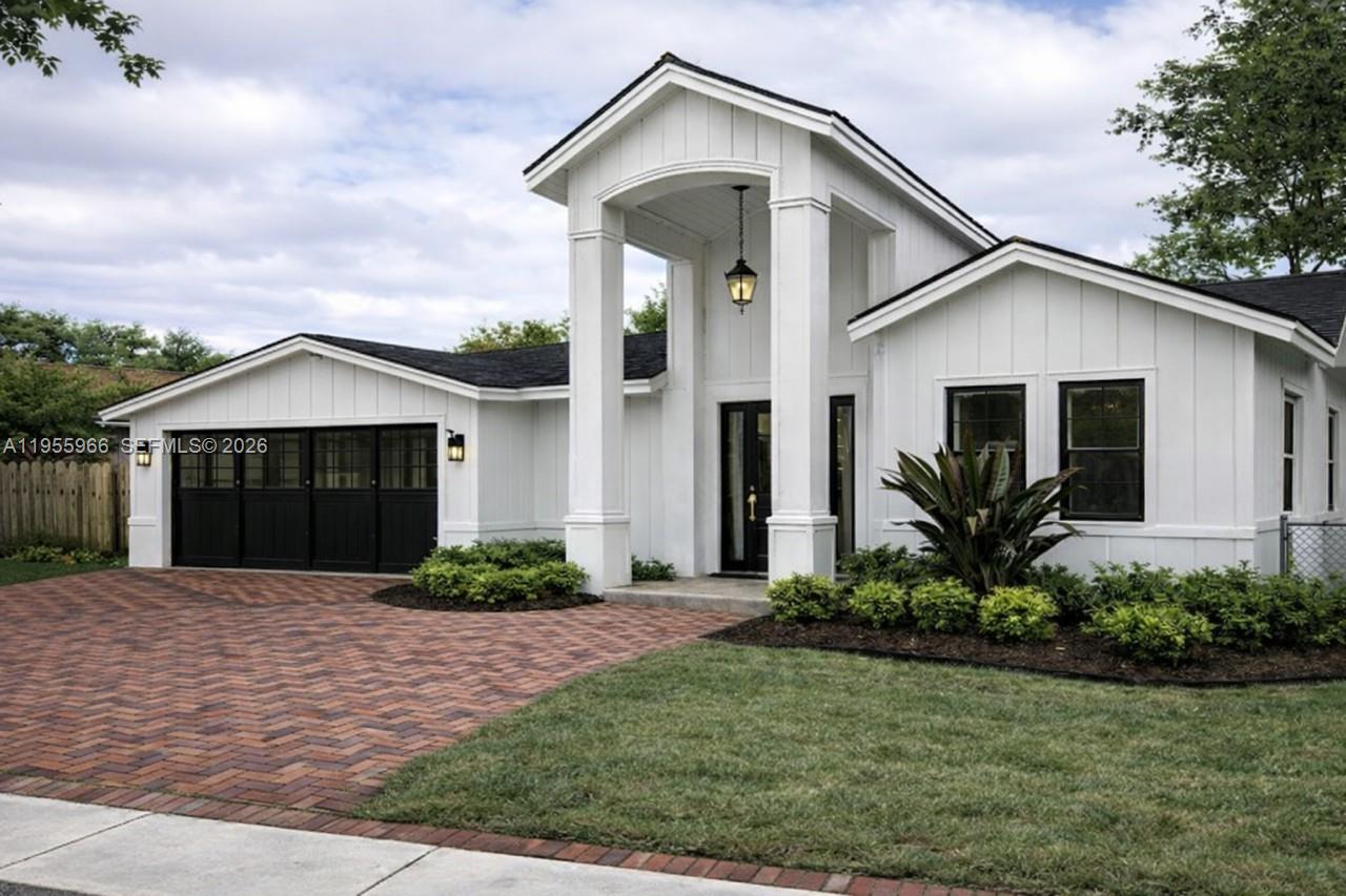 SHORES CALUSA - Residential