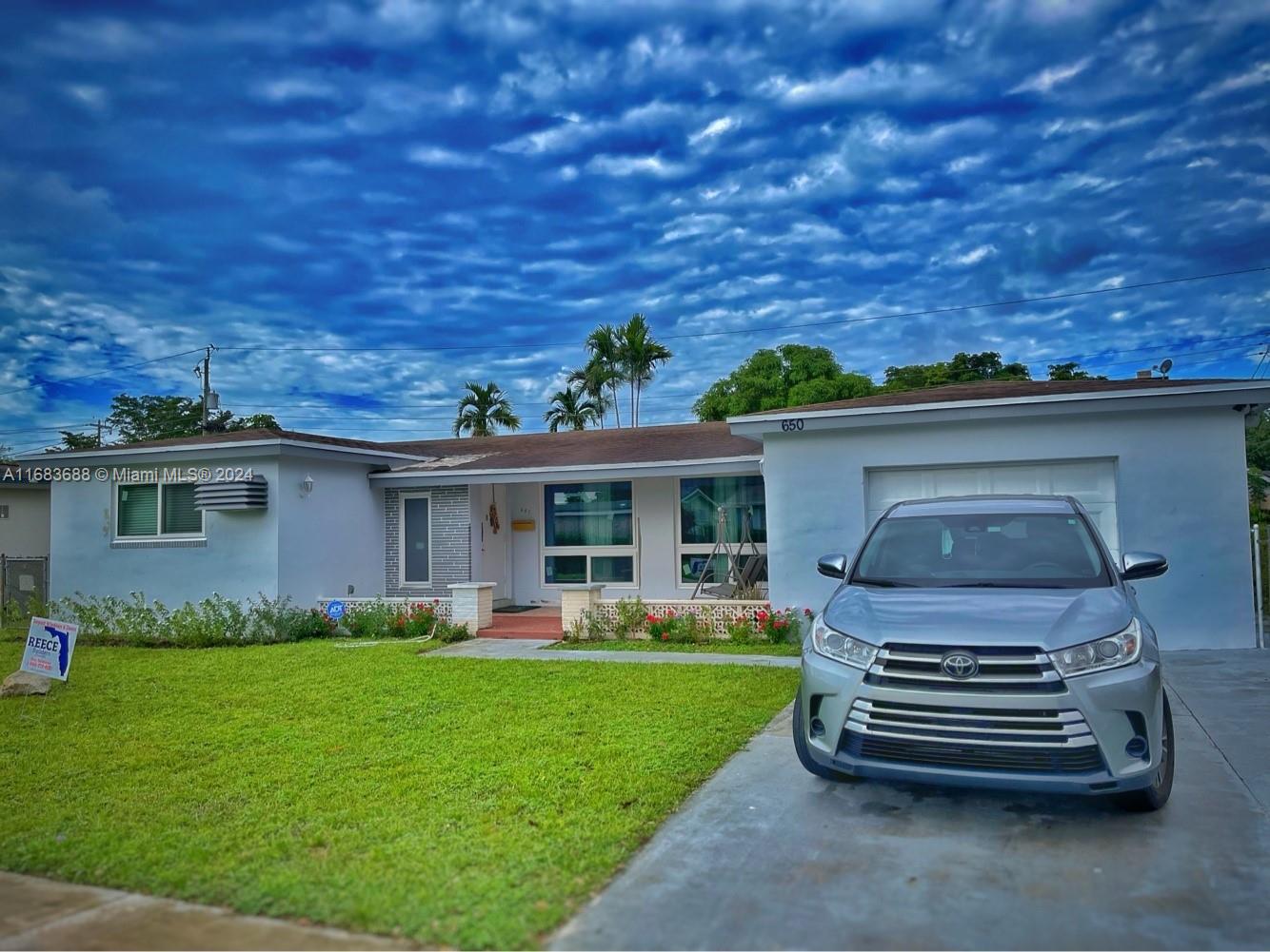 Photo 1 of 650 Sw 68th Ave, Pembroke Pines, Florida, $490,000, Web #: 11683688