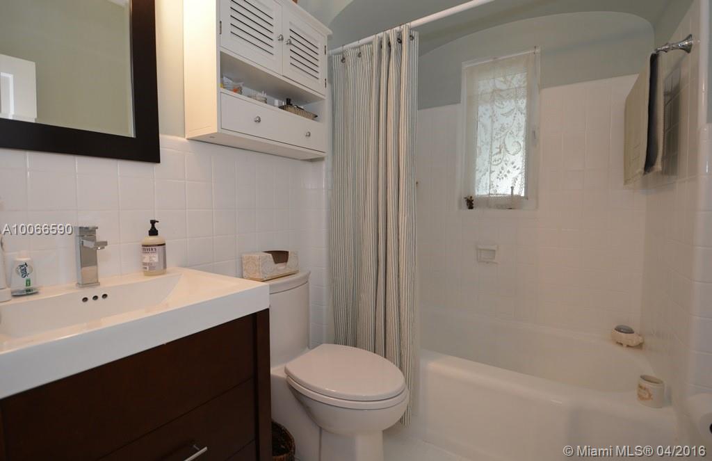 Hollywood 1-21 B - Residential