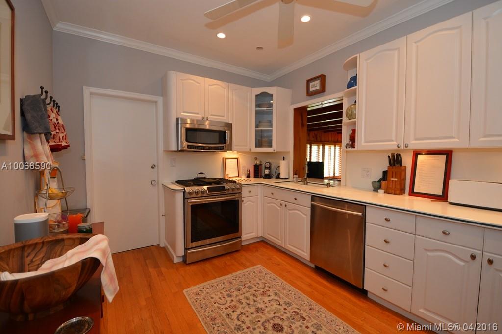 Hollywood 1-21 B - Residential