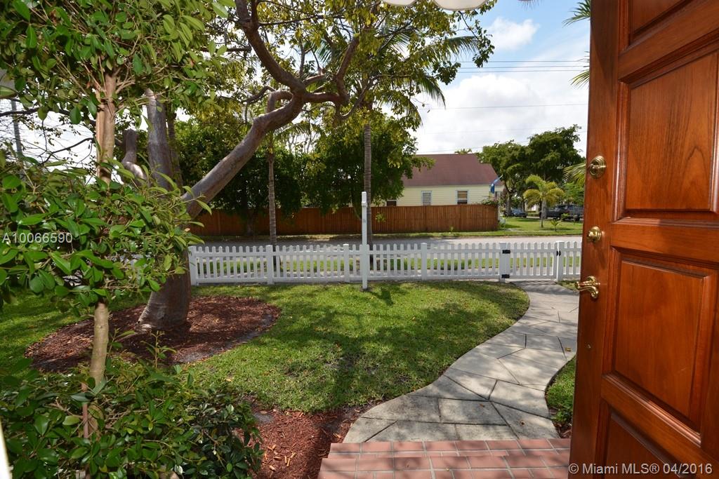 Hollywood 1-21 B - Residential