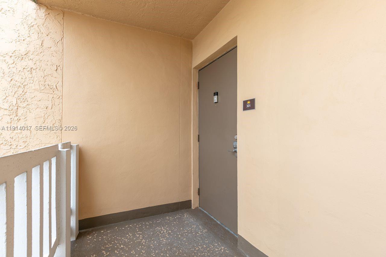 SUNRISE LAKES 101 CONDO - Residential