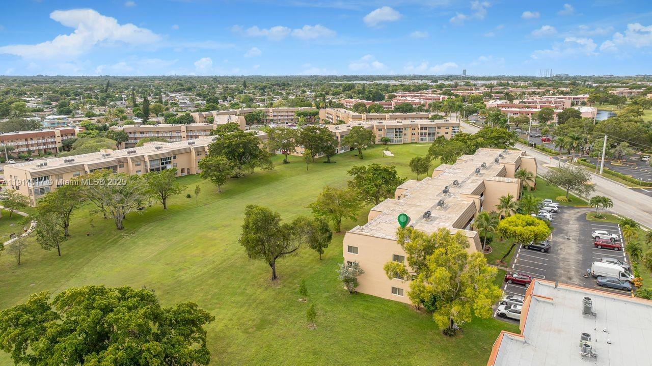 SUNRISE LAKES 101 CONDO - Residential