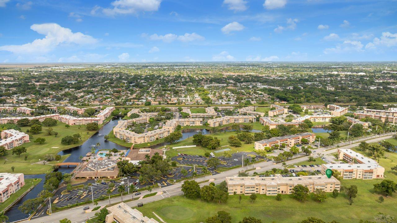 SUNRISE LAKES 101 CONDO - Residential