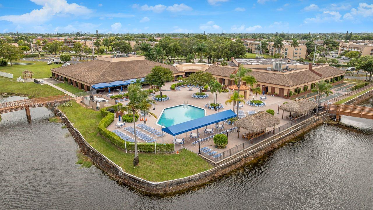 SUNRISE LAKES 101 CONDO - Residential