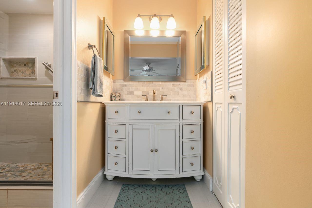 SUNRISE LAKES 101 CONDO - Residential