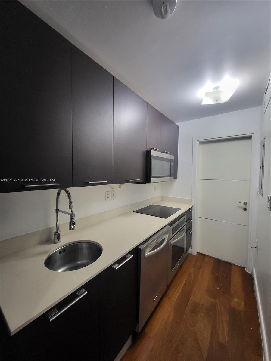 ETRURIA CONDO - Residential