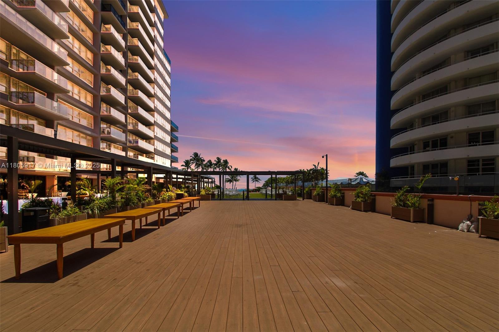 THE ALEXANDER CONDO - Residential