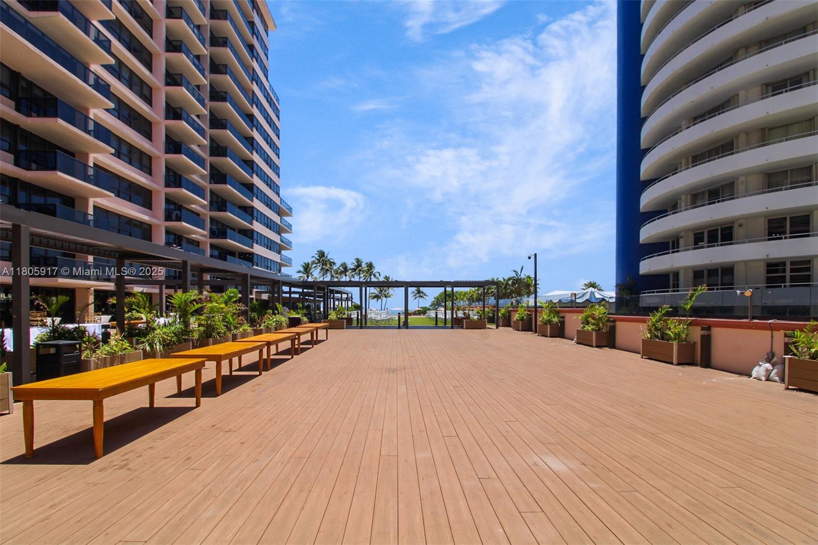 THE ALEXANDER CONDO - Residential