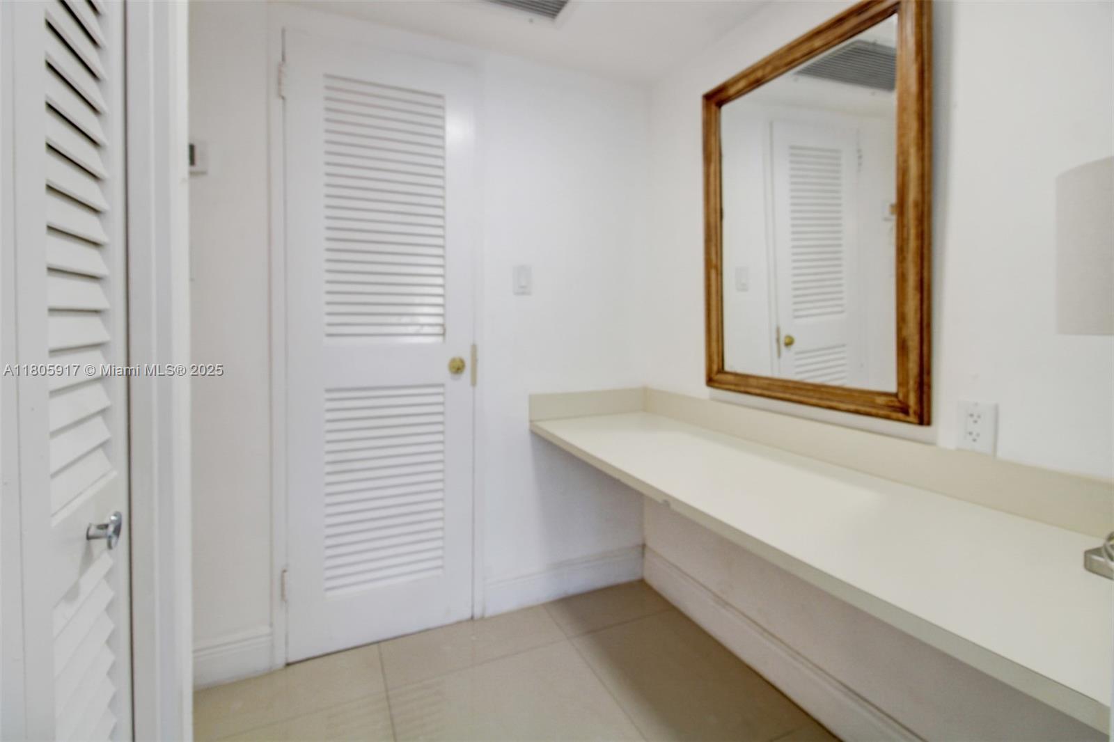 THE ALEXANDER CONDO - Residential