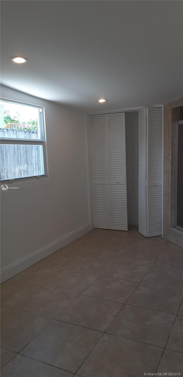 SUN RAY HOMES GREYNOLDS P - Residential Lease