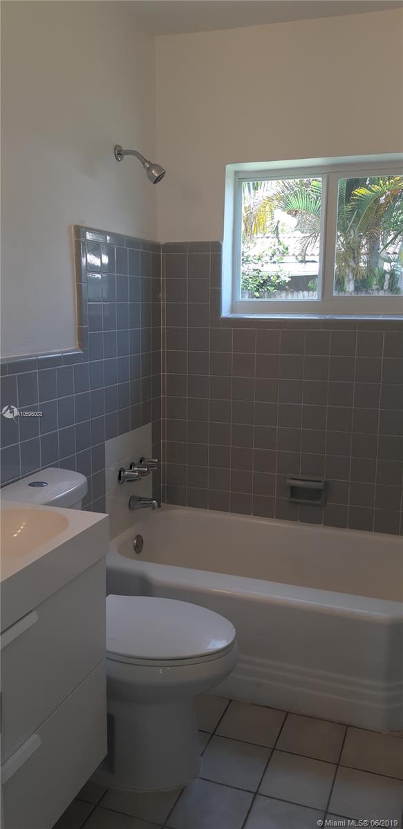 SUN RAY HOMES GREYNOLDS P - Residential Lease