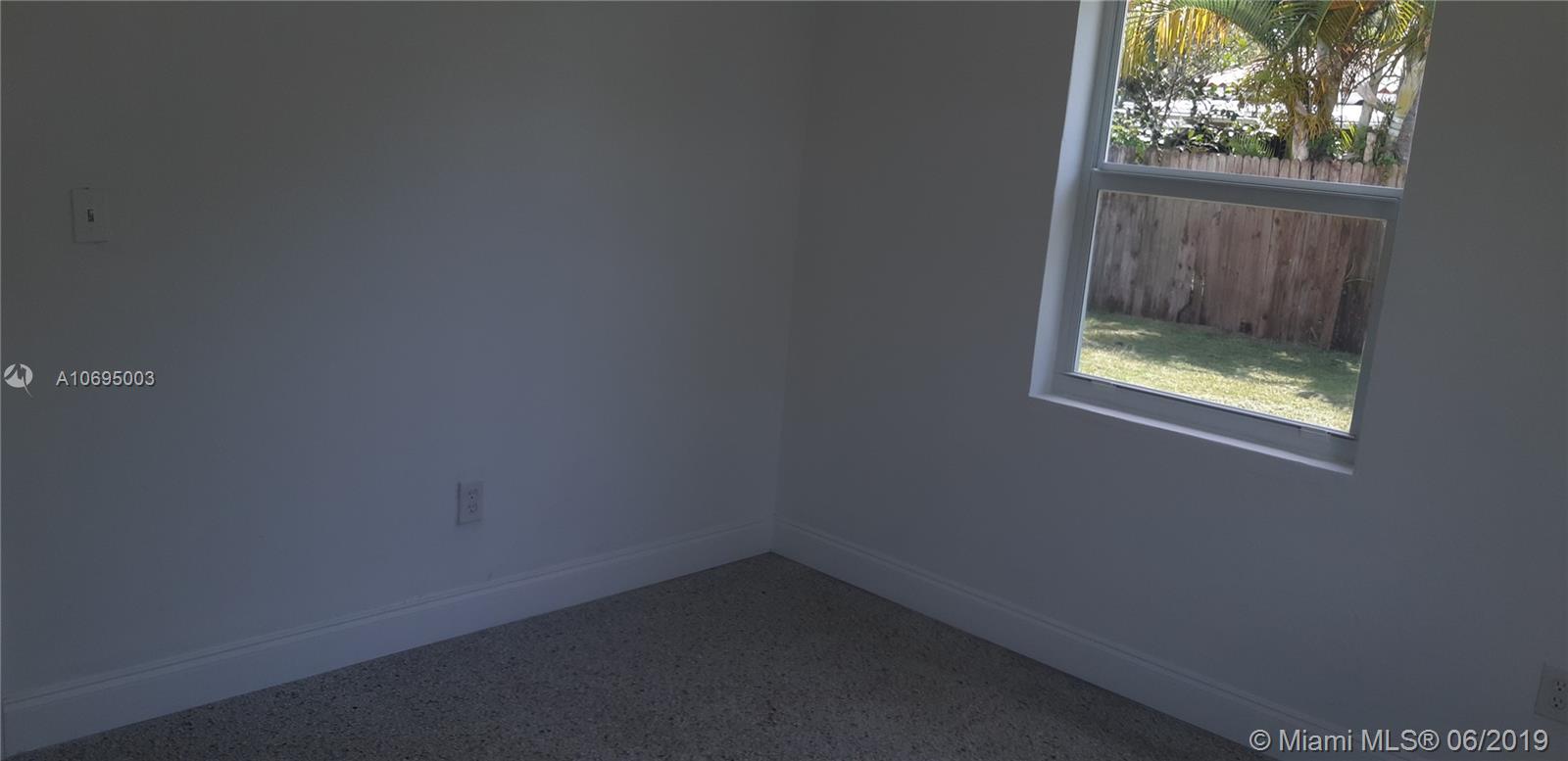 SUN RAY HOMES GREYNOLDS P - Residential Lease