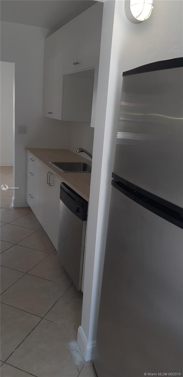 SUN RAY HOMES GREYNOLDS P - Residential Lease