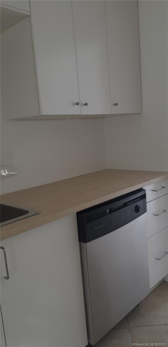 SUN RAY HOMES GREYNOLDS P - Residential Lease