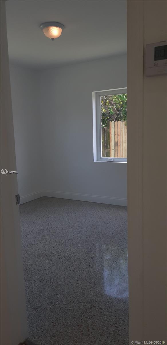 SUN RAY HOMES GREYNOLDS P - Residential Lease