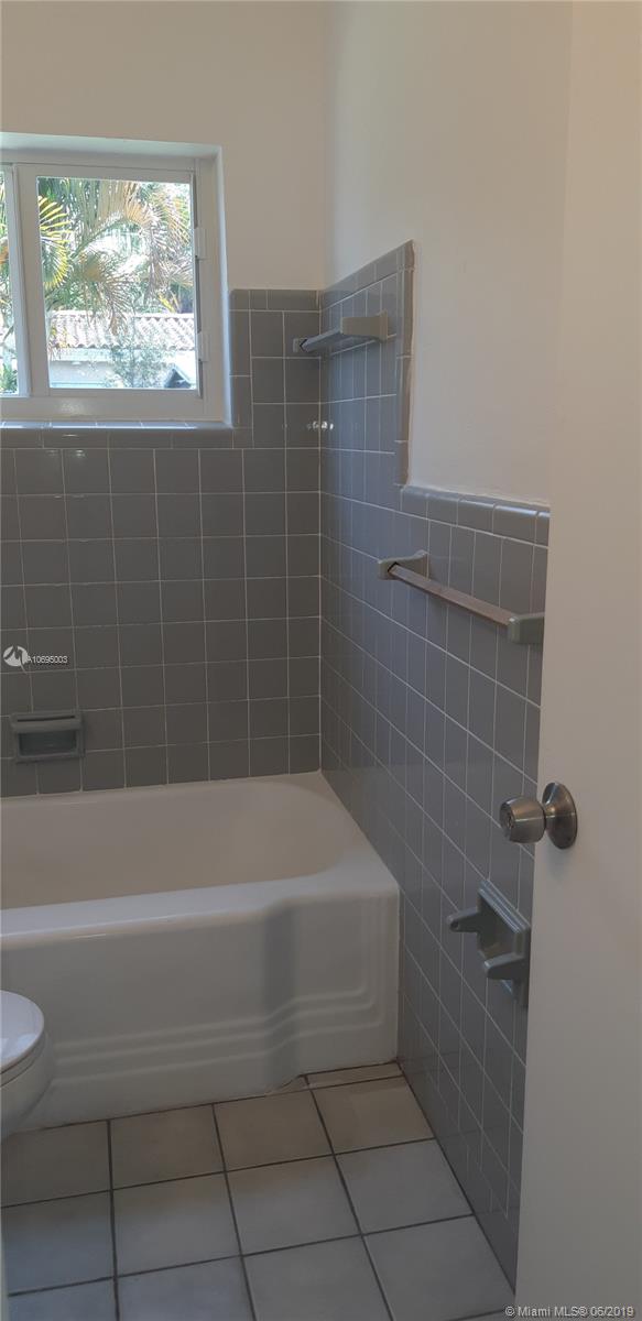 SUN RAY HOMES GREYNOLDS P - Residential Lease