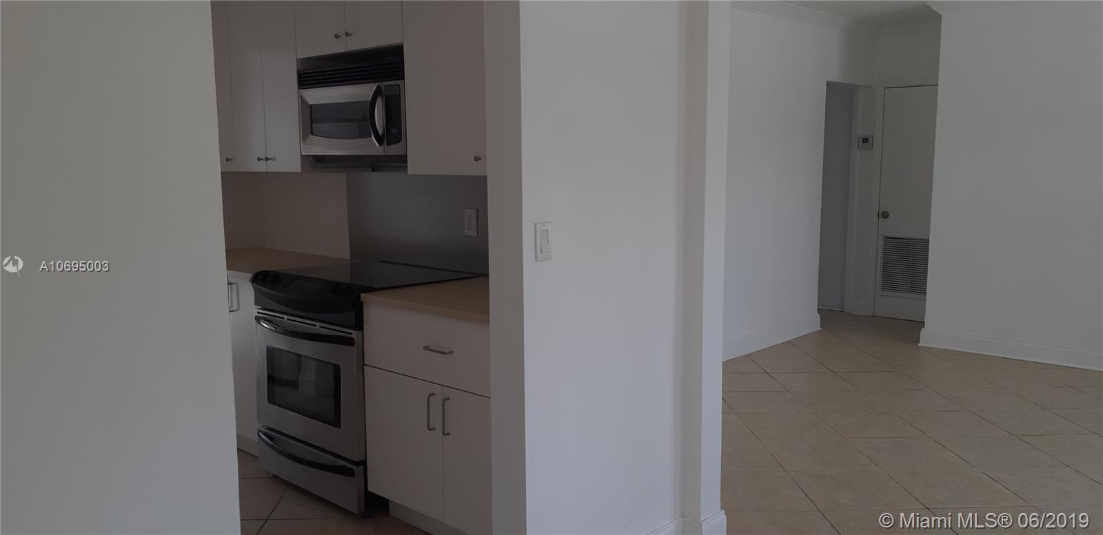 SUN RAY HOMES GREYNOLDS P - Residential Lease