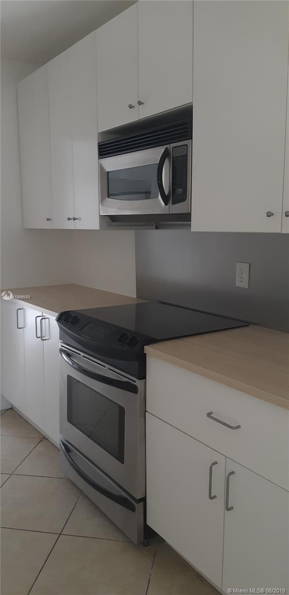 SUN RAY HOMES GREYNOLDS P - Residential Lease