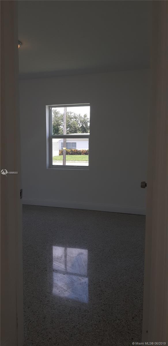 SUN RAY HOMES GREYNOLDS P - Residential Lease