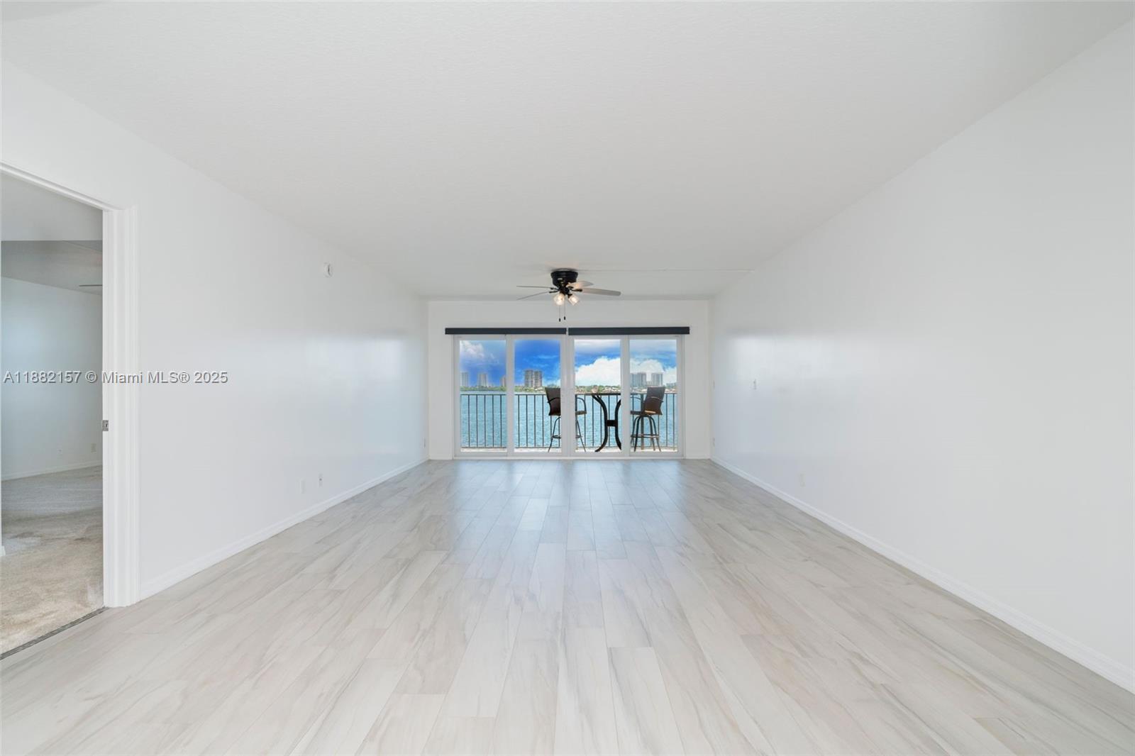 LAKE HARBOUR TOWERS CONDO - Residential