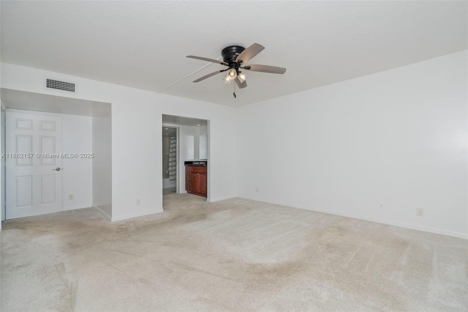 LAKE HARBOUR TOWERS CONDO - Residential
