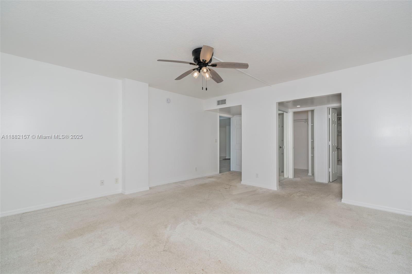 LAKE HARBOUR TOWERS CONDO - Residential