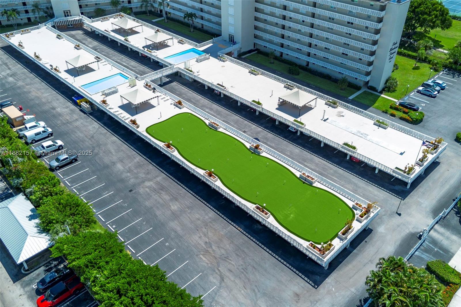 LAKE HARBOUR TOWERS CONDO - Residential