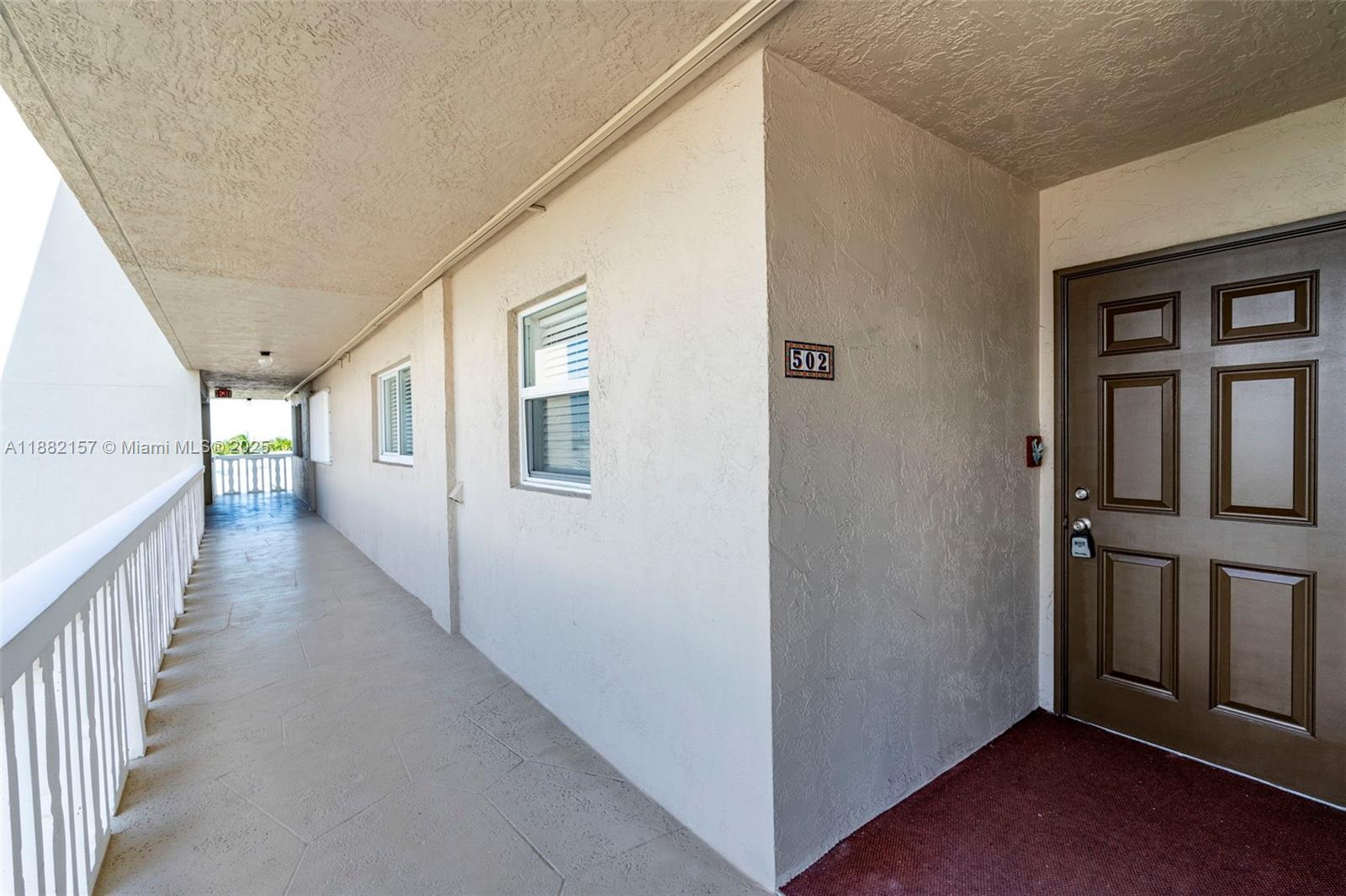 LAKE HARBOUR TOWERS CONDO - Residential