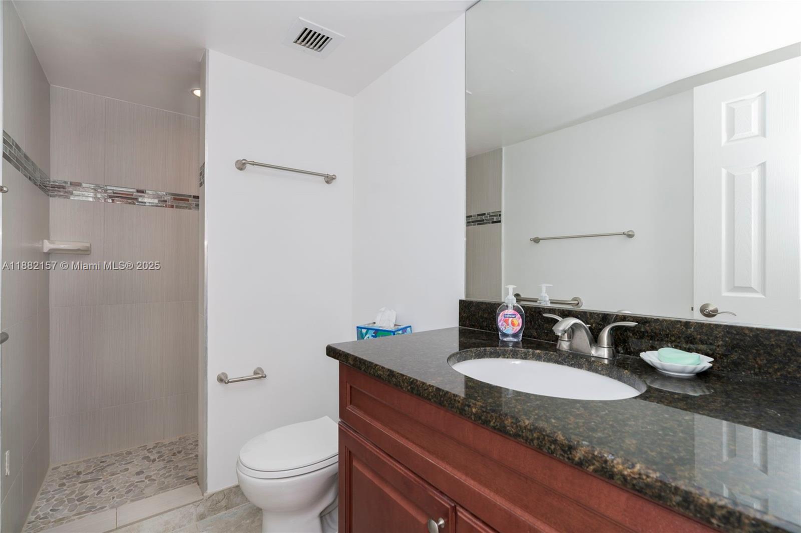 LAKE HARBOUR TOWERS CONDO - Residential