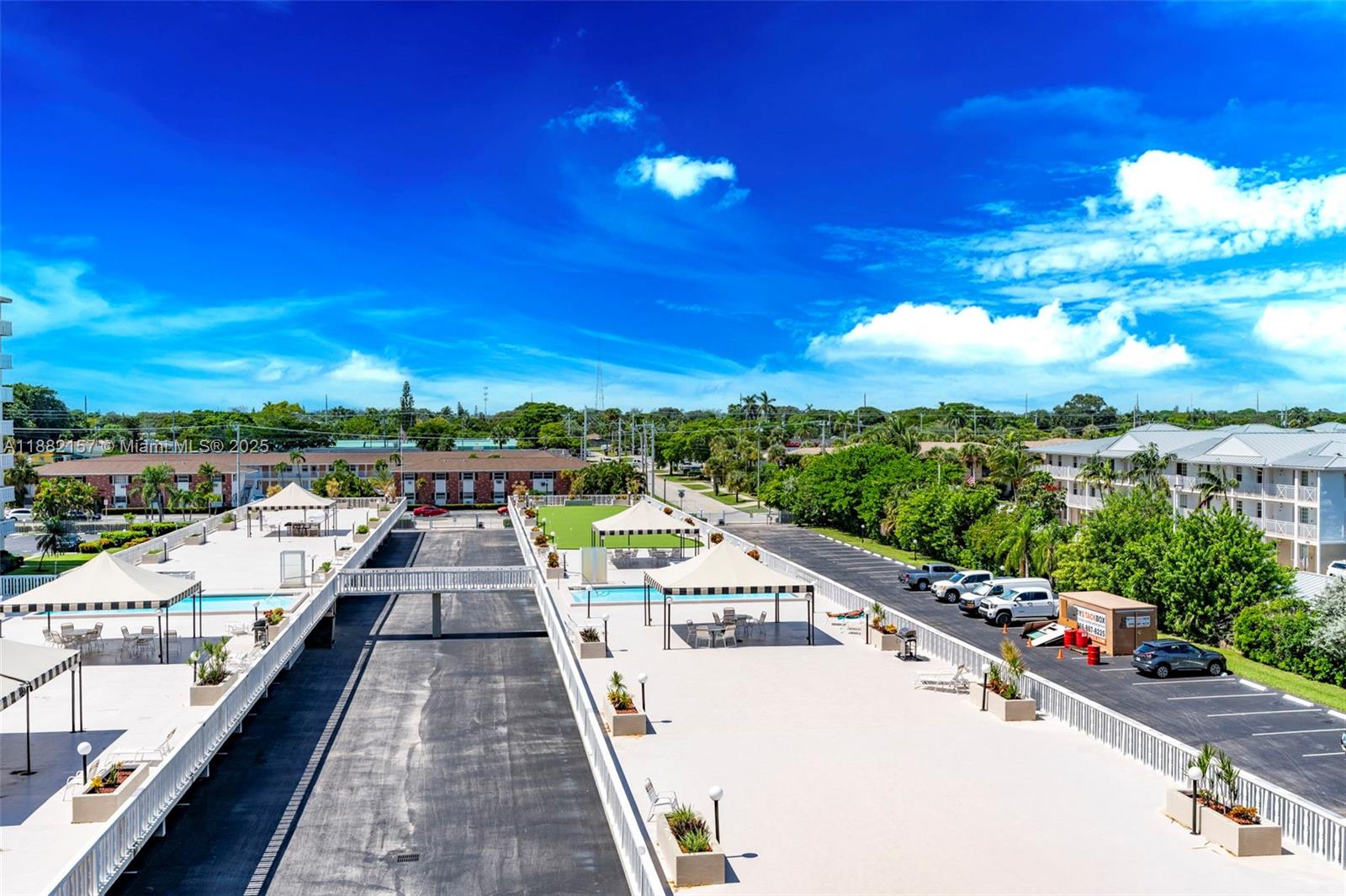 LAKE HARBOUR TOWERS CONDO - Residential