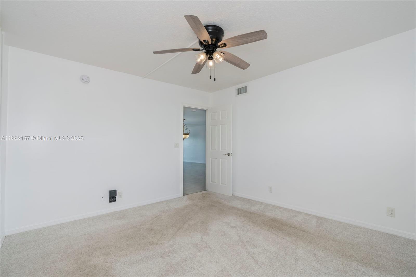 LAKE HARBOUR TOWERS CONDO - Residential