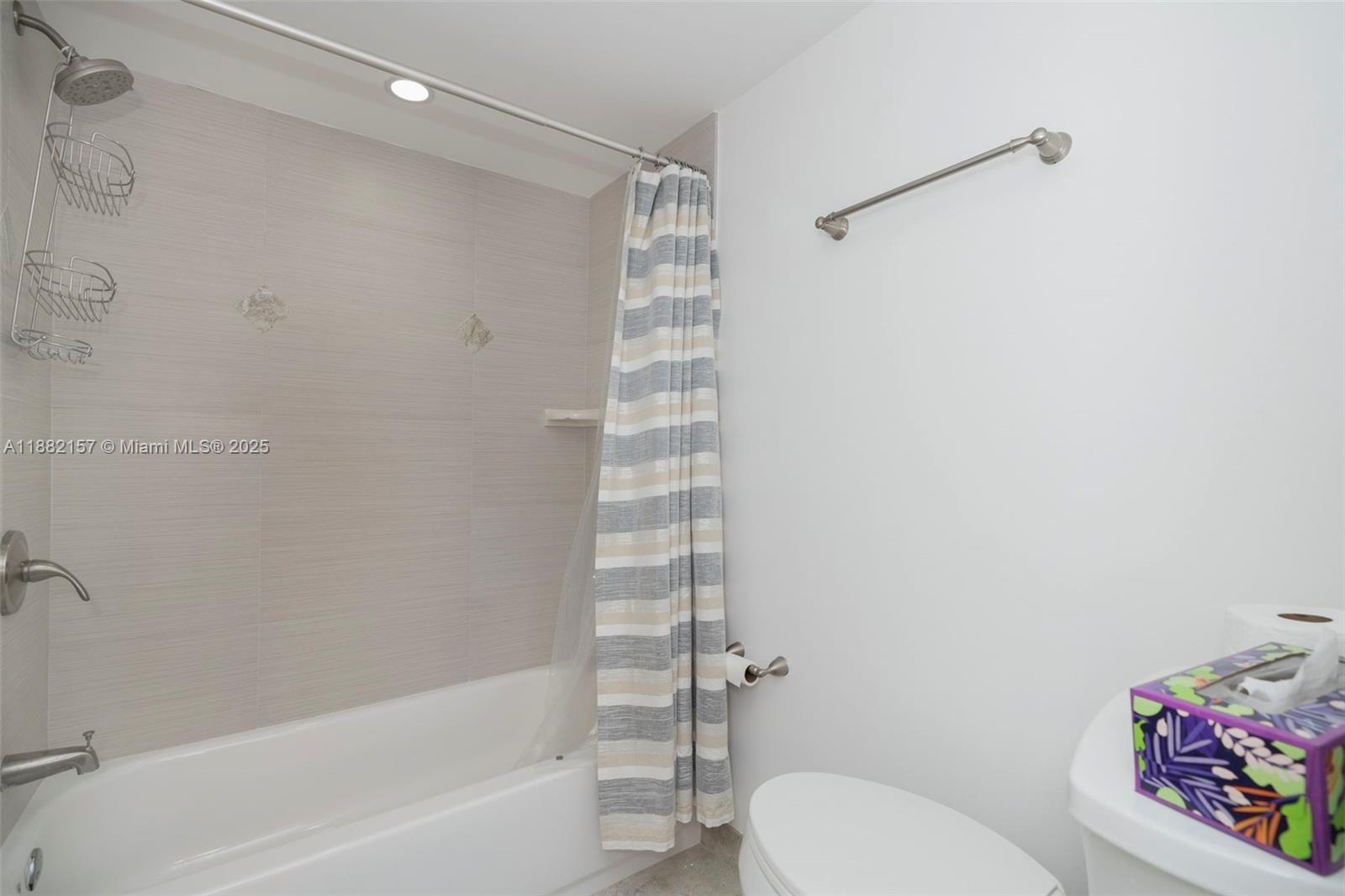 LAKE HARBOUR TOWERS CONDO - Residential