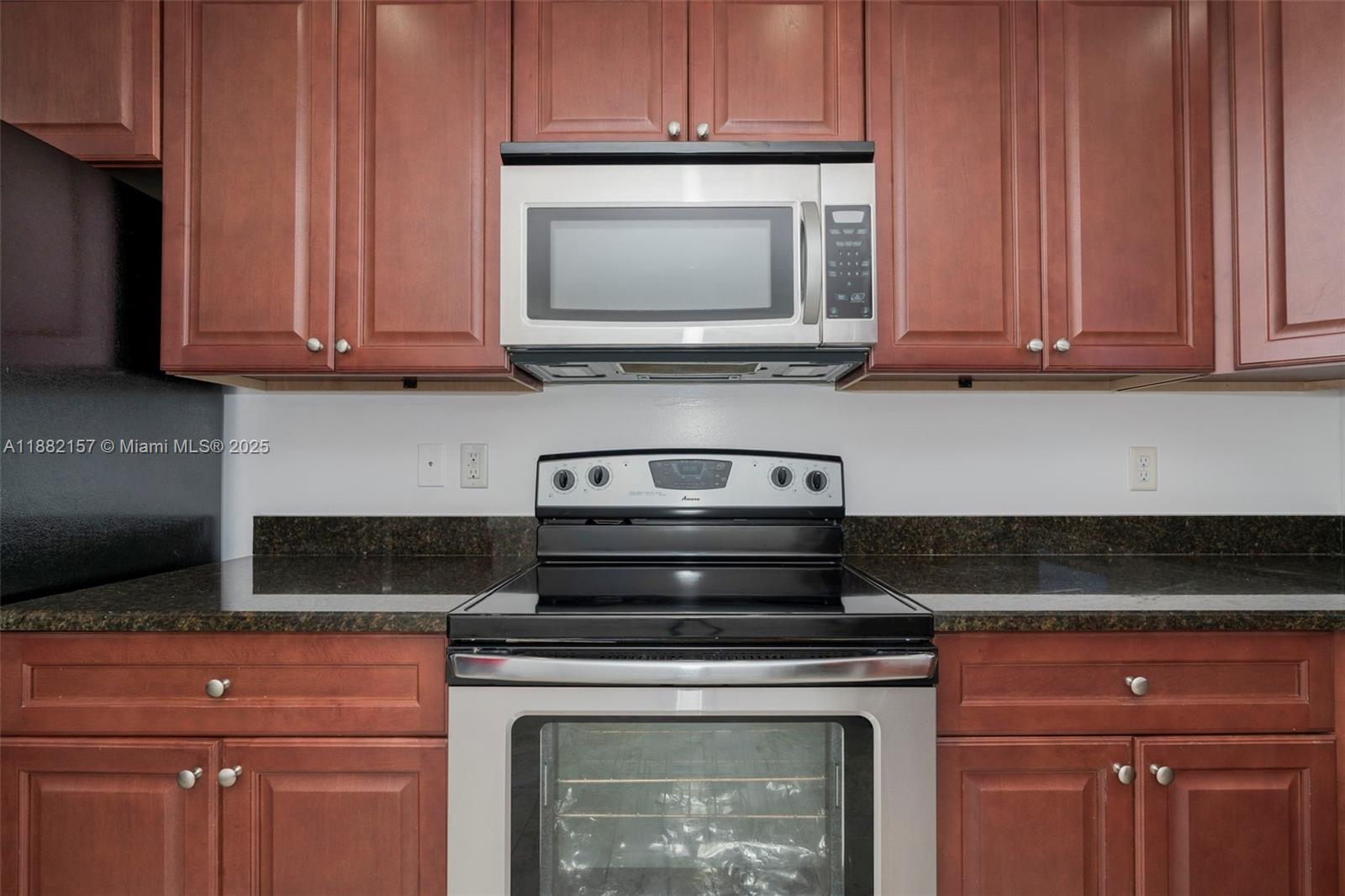 LAKE HARBOUR TOWERS CONDO - Residential