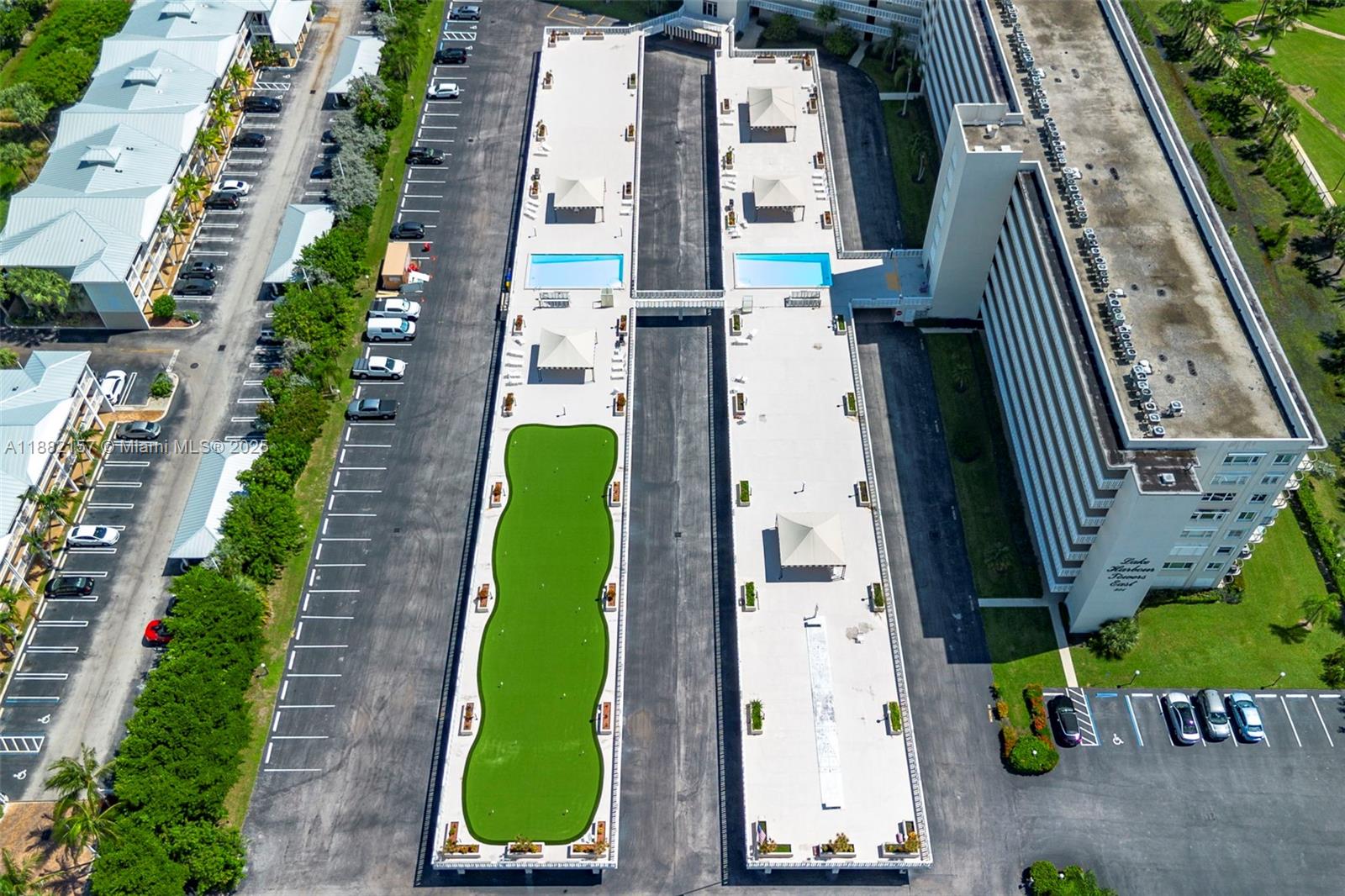 LAKE HARBOUR TOWERS CONDO - Residential