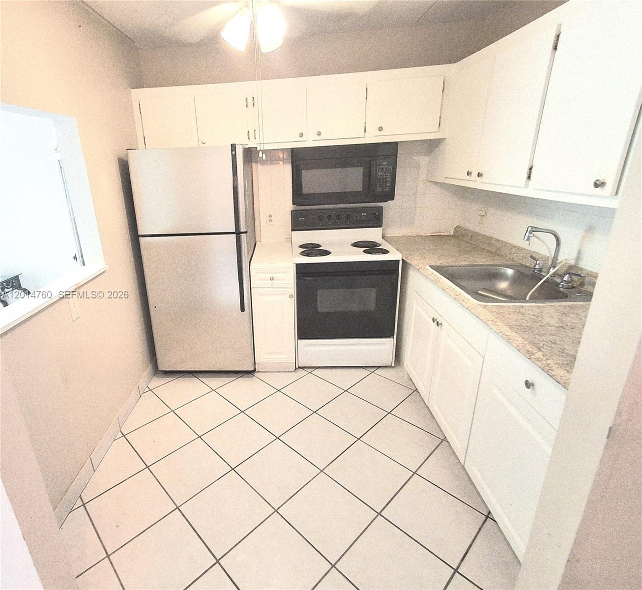 REGAL PALMS VICTORIA COND - Residential