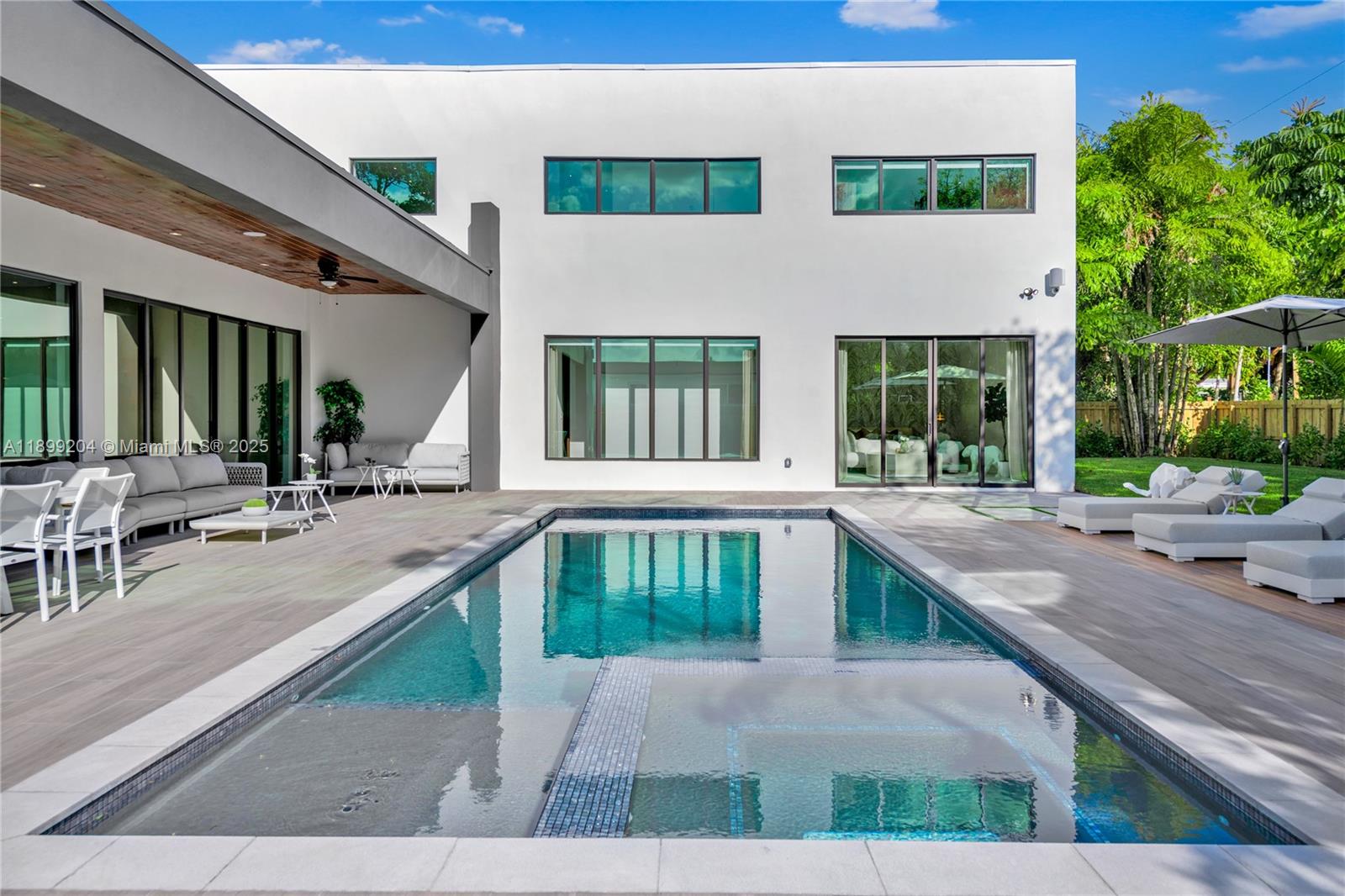 HIGHLAND WOODS SEC 2 - Residential Lease