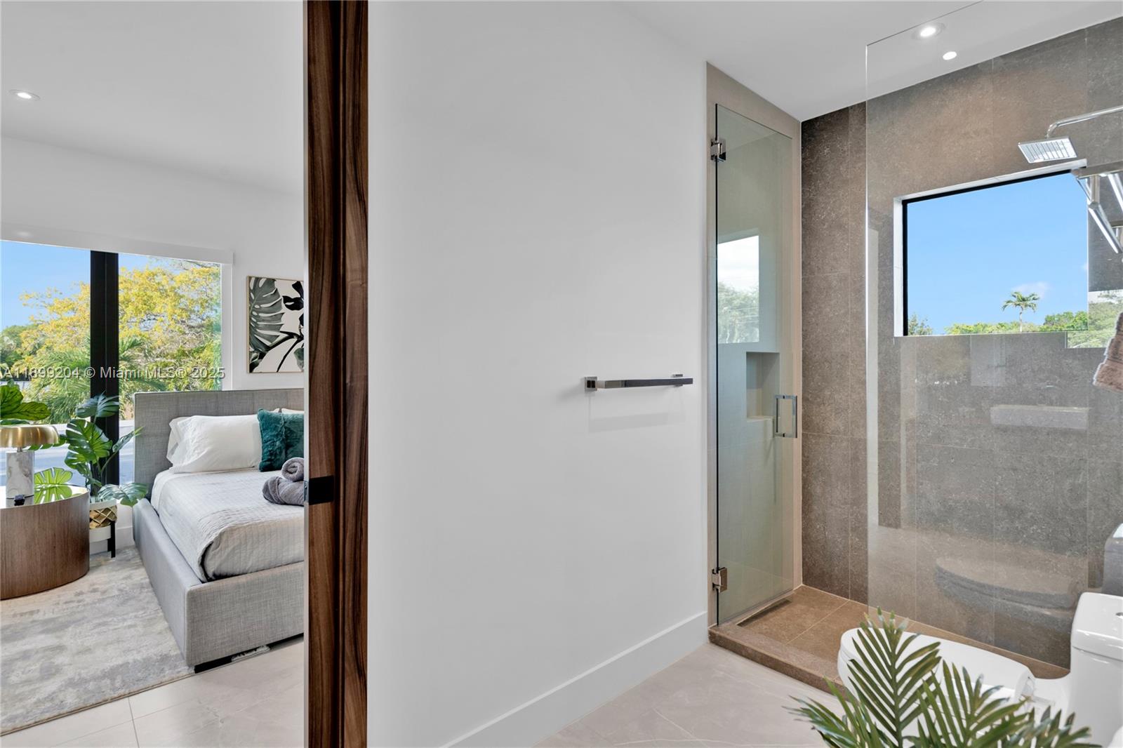 HIGHLAND WOODS SEC 2 - Residential Lease