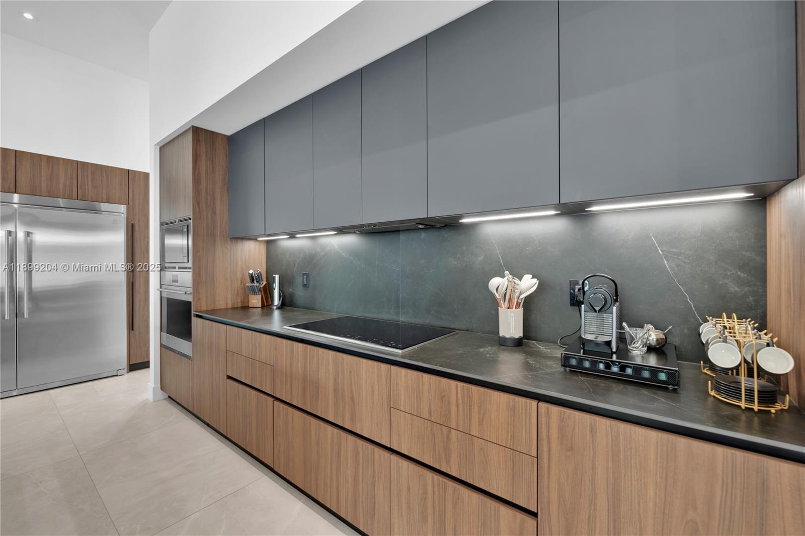 HIGHLAND WOODS SEC 2 - Residential Lease